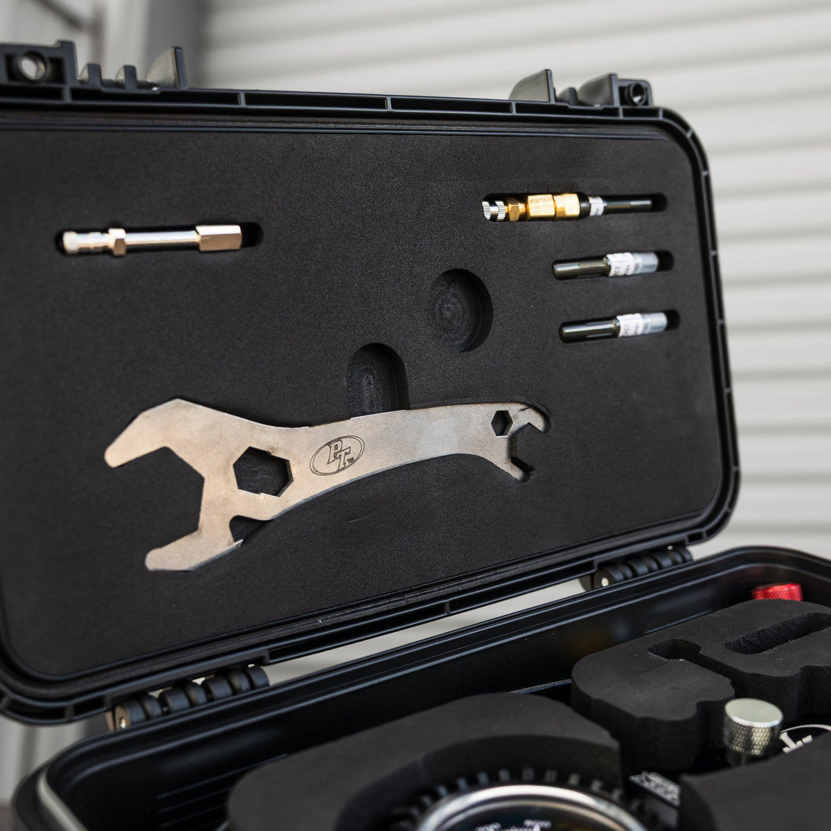 Power Tank SIG Hard Case for Nitrogen Shock Inflator Gauge — image 3