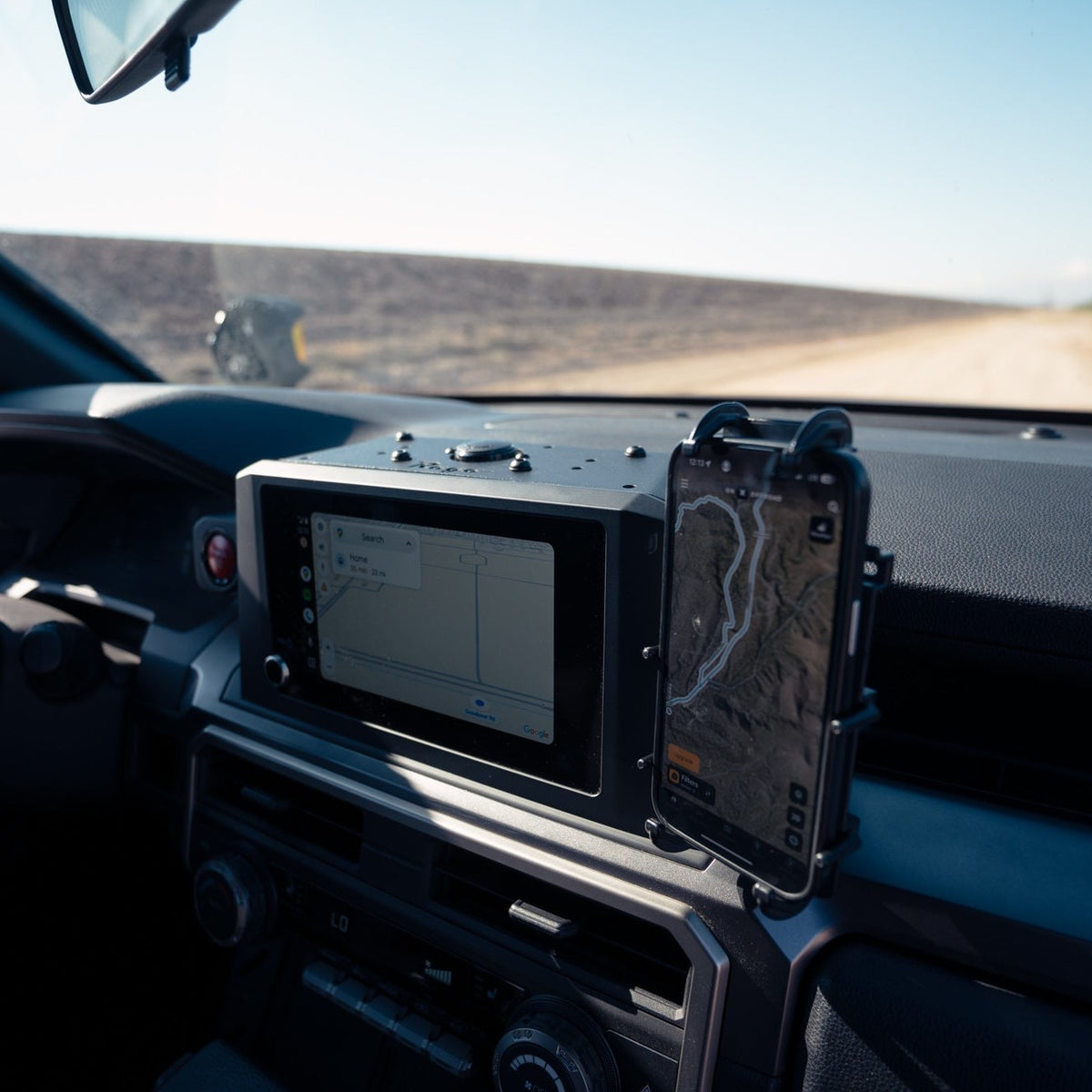 Device Dash Mount in the Toyota 4Runner with phone mounted