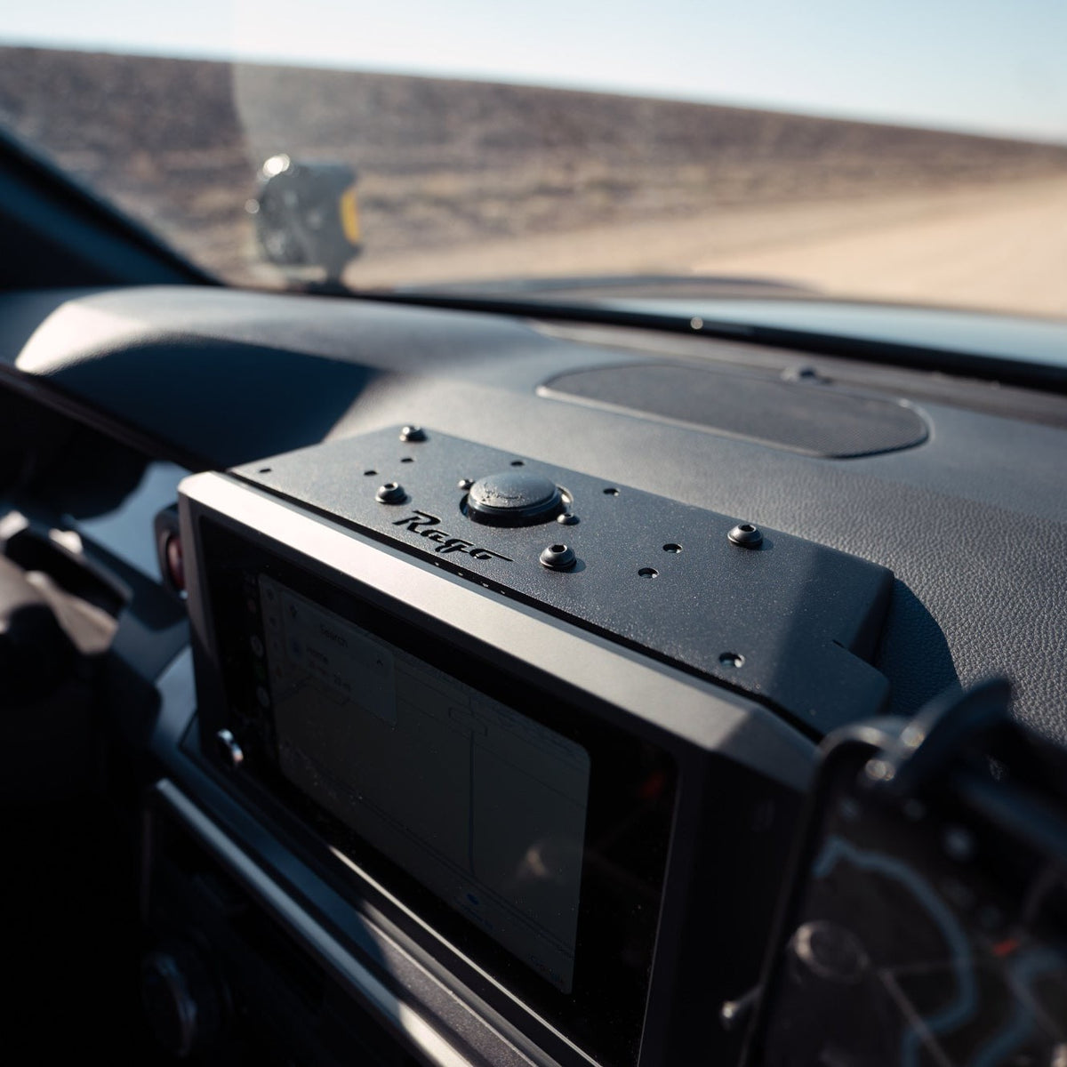 Device Dash Mount in the 6th Gen Toyota 4Runner with USB Charging