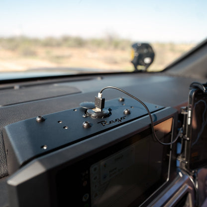 Device Dash Mount in the 6th Gen Toyota 4Runner with phone plugged in