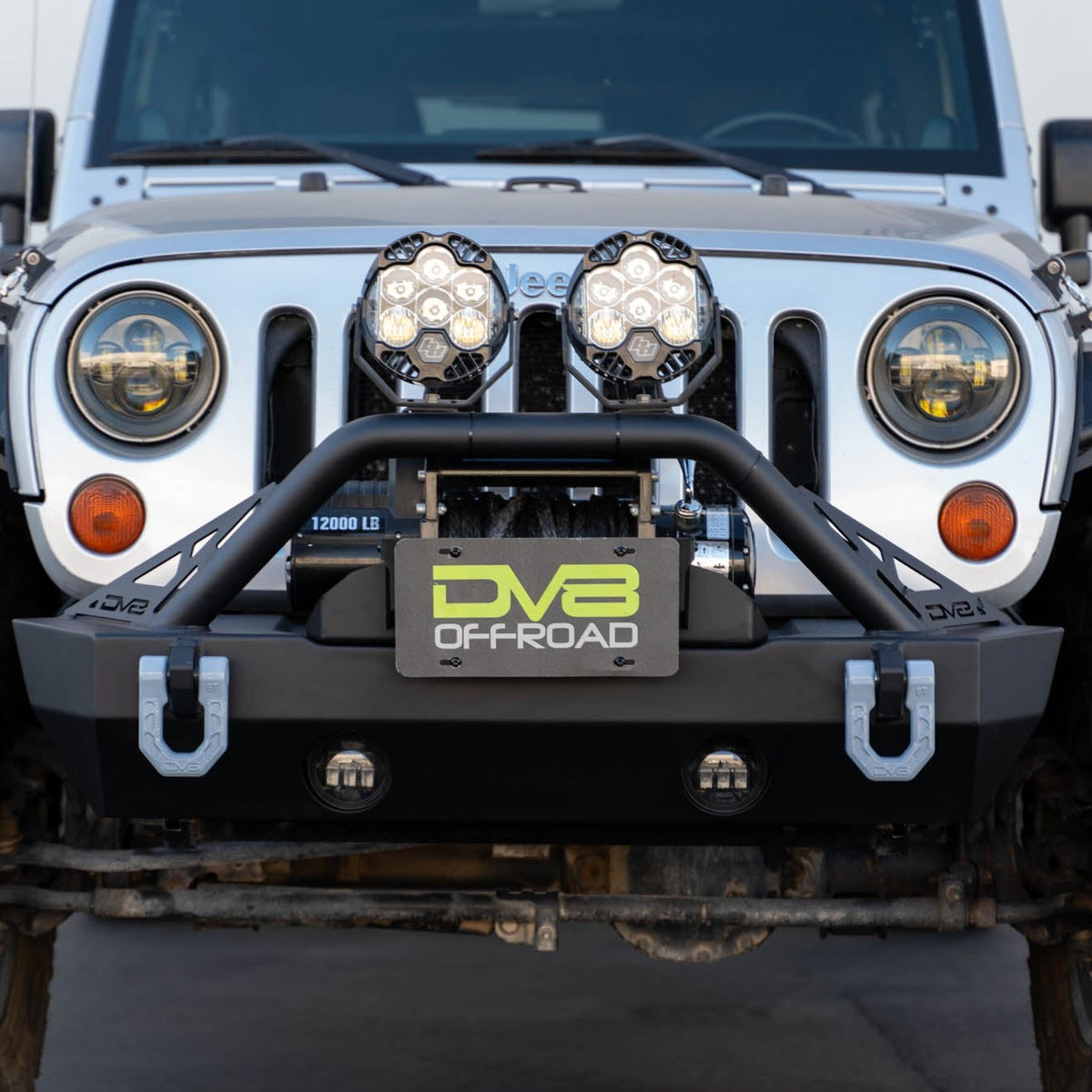 Front on of Fairlead Mounted Flip-Up License Plate Bracket installed